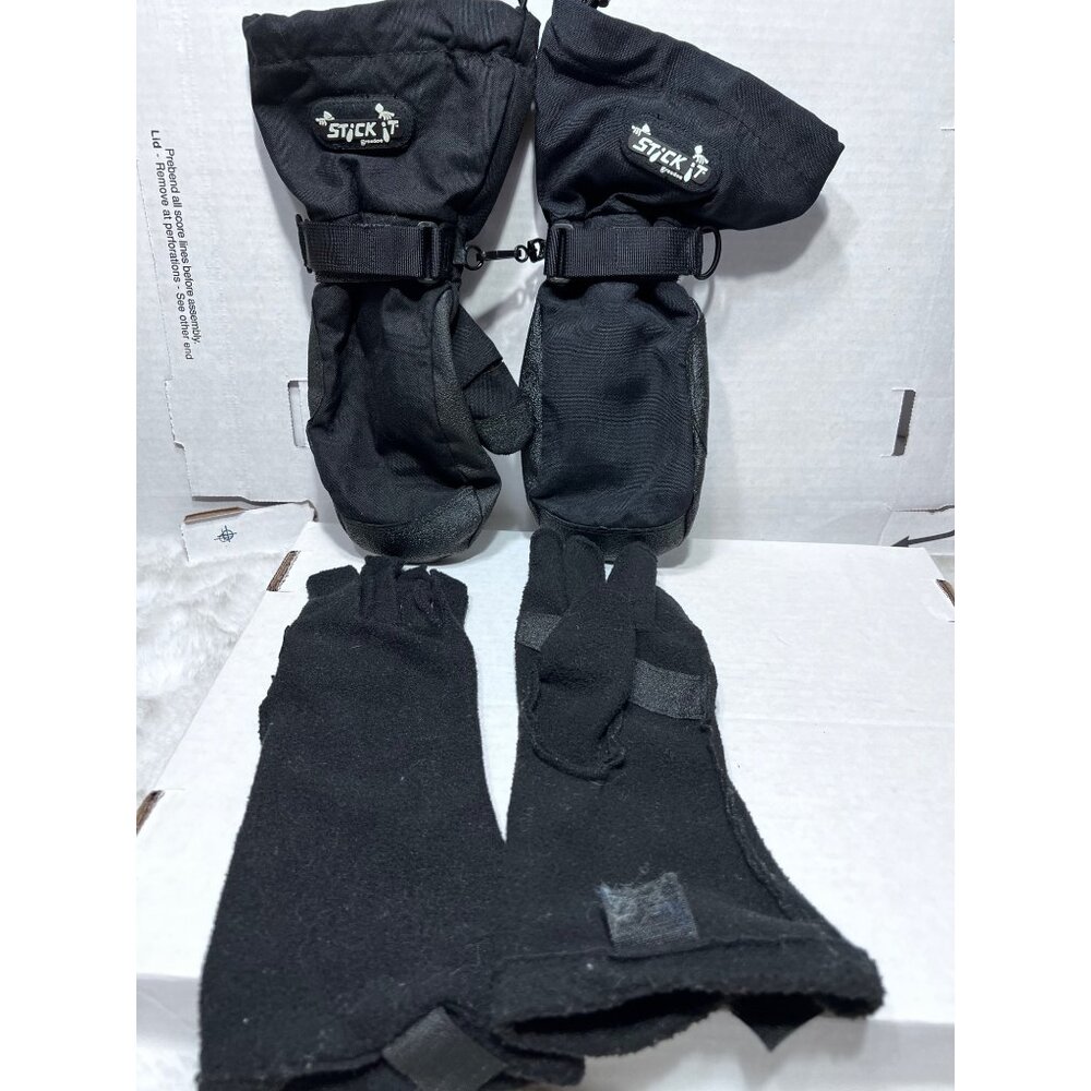 Stick It Grandoe black mitts women size small